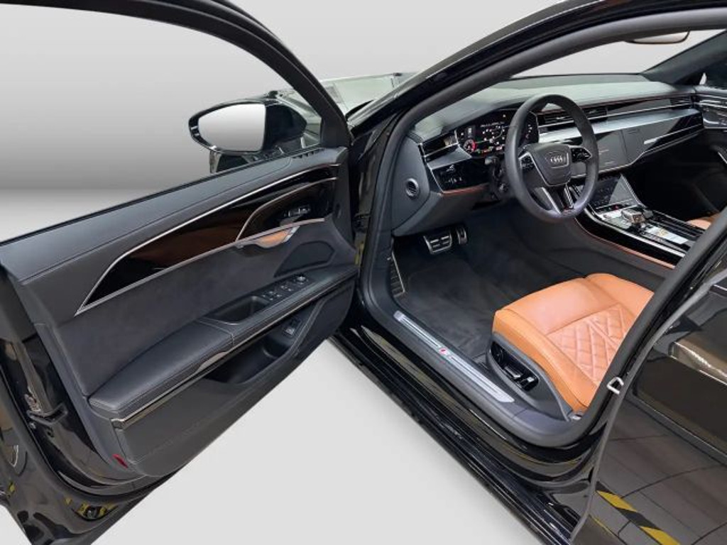 Audi S8