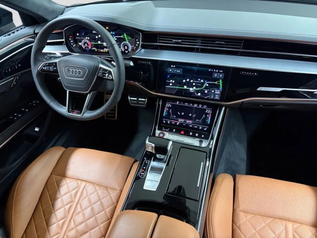 Audi S8