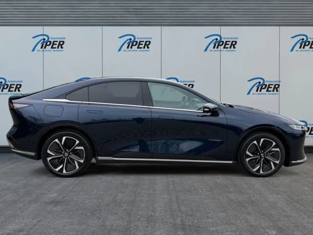 Mazda 6e