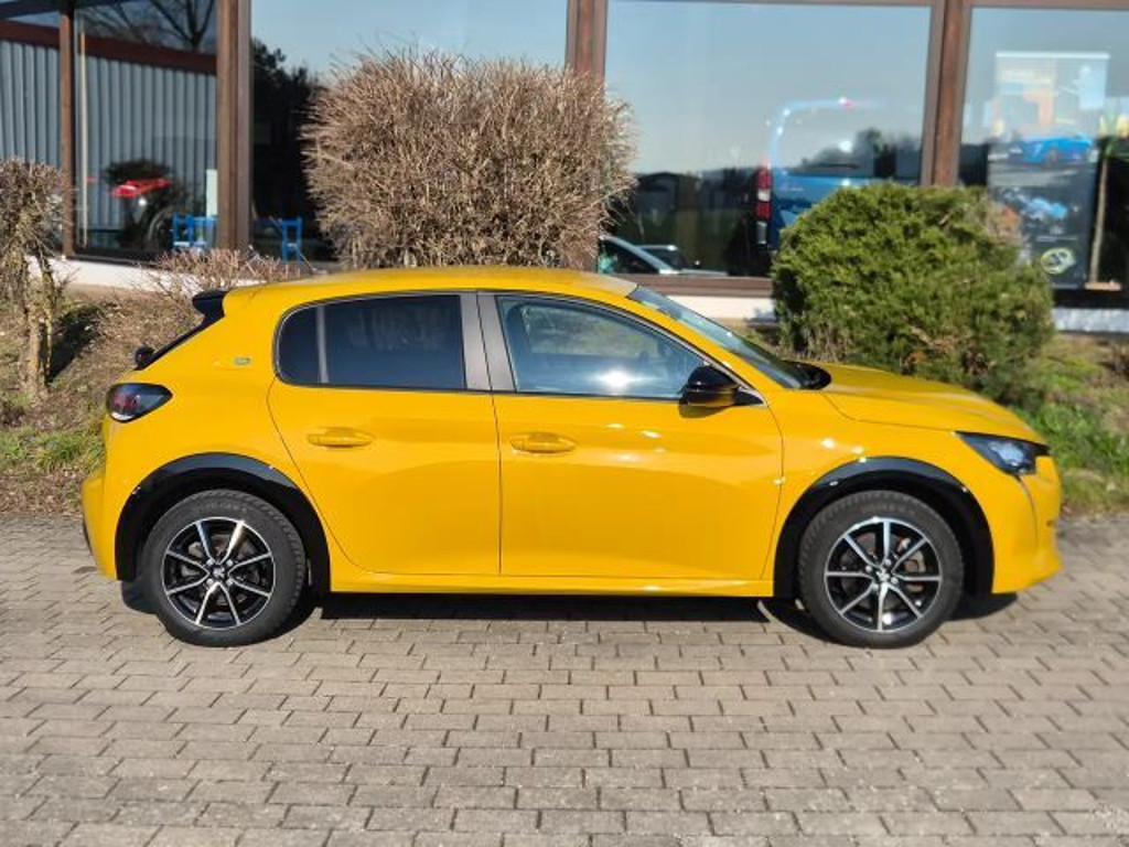 Peugeot e-208
