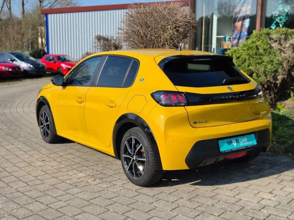 Peugeot e-208
