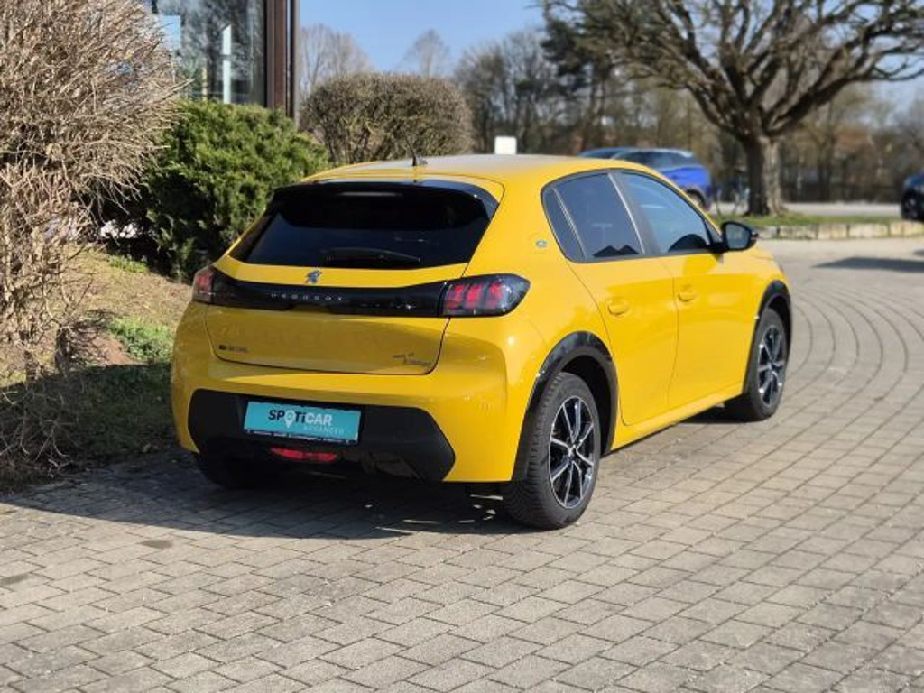 Peugeot e-208
