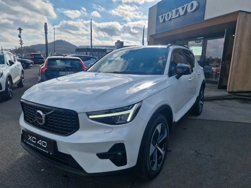 Volvo XC40 Plus Dark