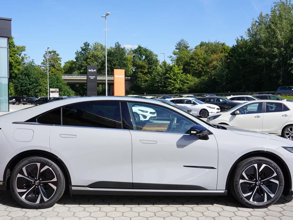 Mazda 6e