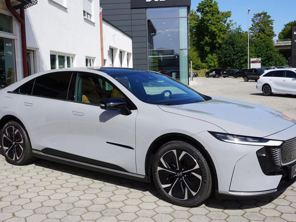 Mazda 6e