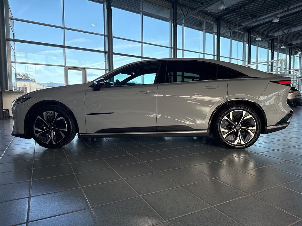 Mazda 6e