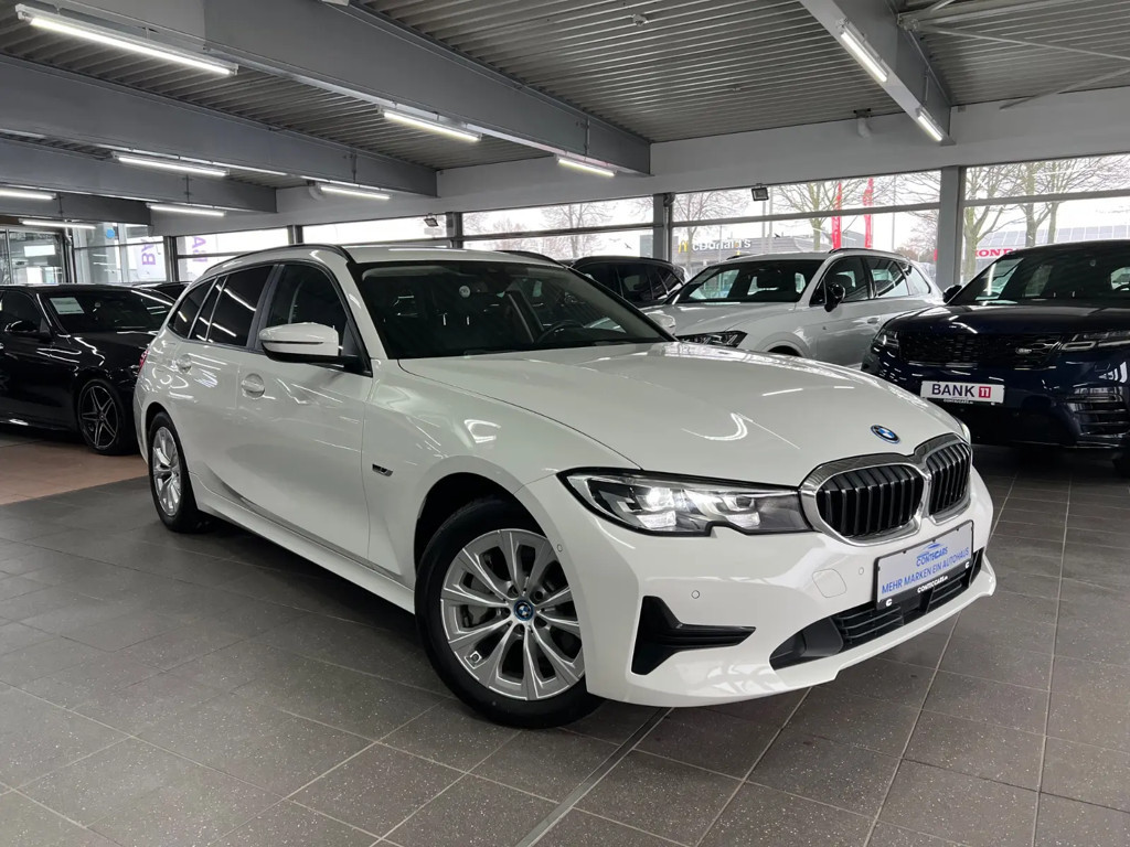 BMW 3 Serie 330 Touring Advantage pakket 330e