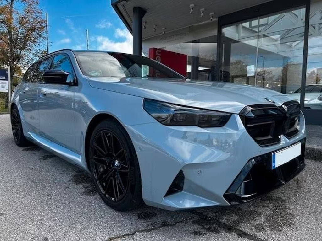 BMW M5 Touring/M Drivers Pack./AHK/Pano/Iconic/B&W
