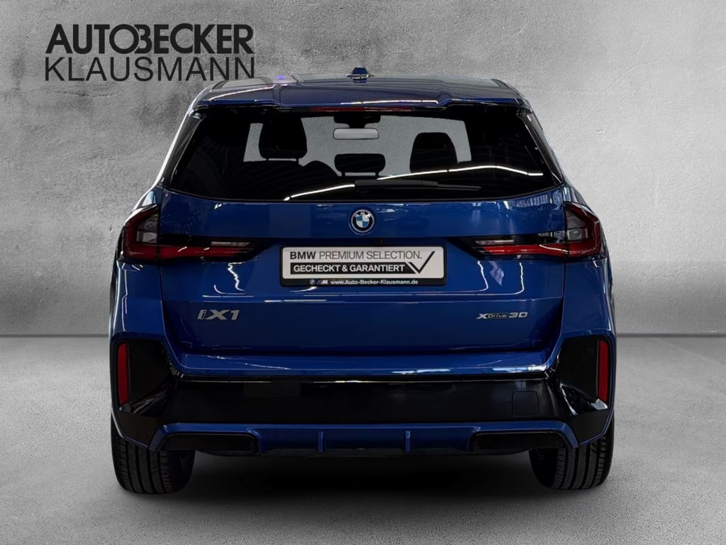 BMW iX1