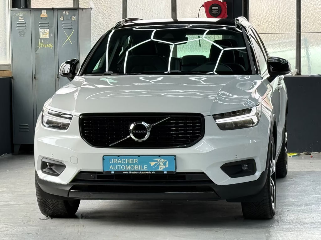 Volvo XC40 R-Design Recharge