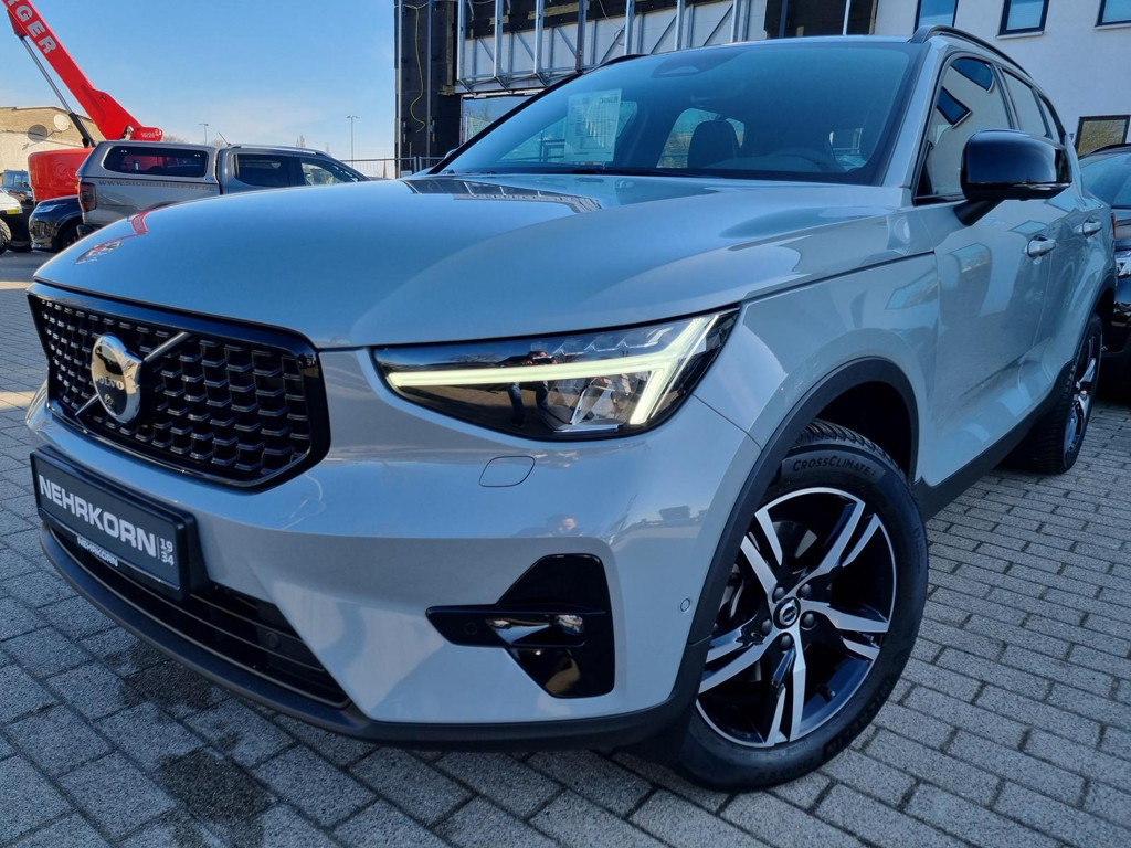 Volvo XC40 Plus Dark