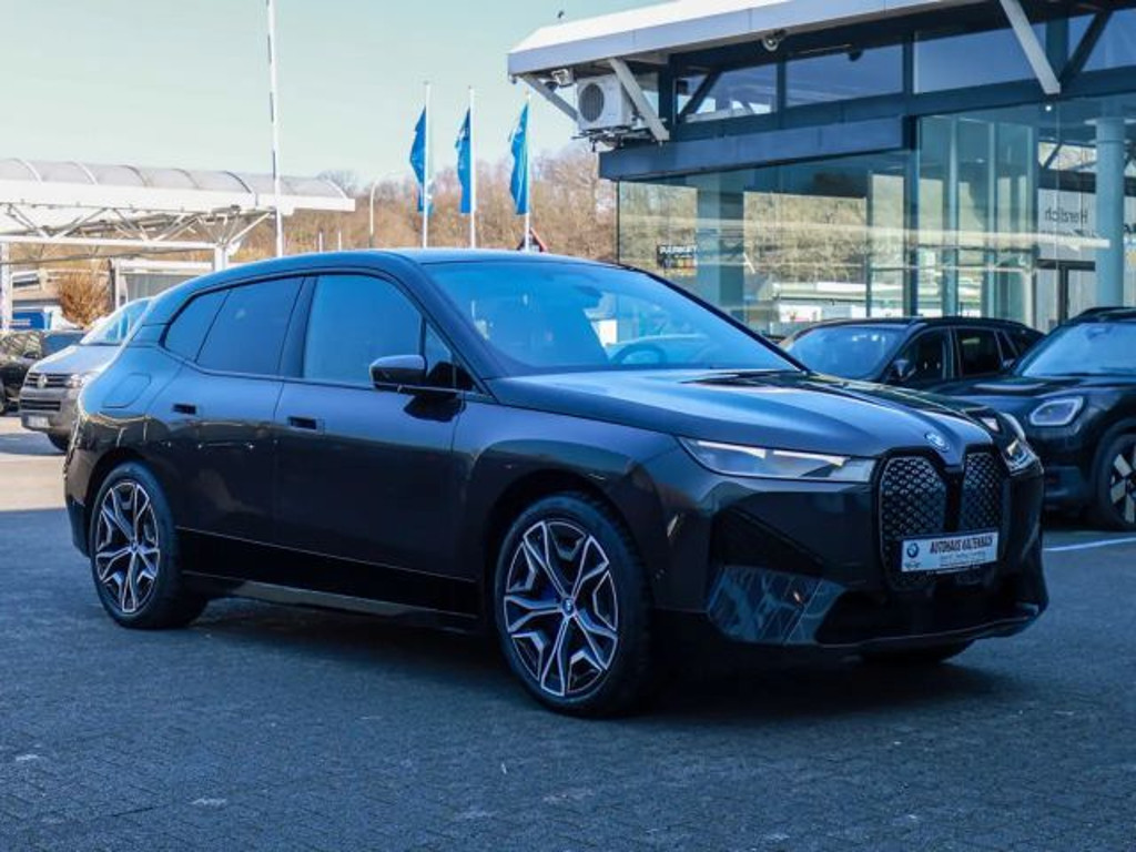 BMW iX