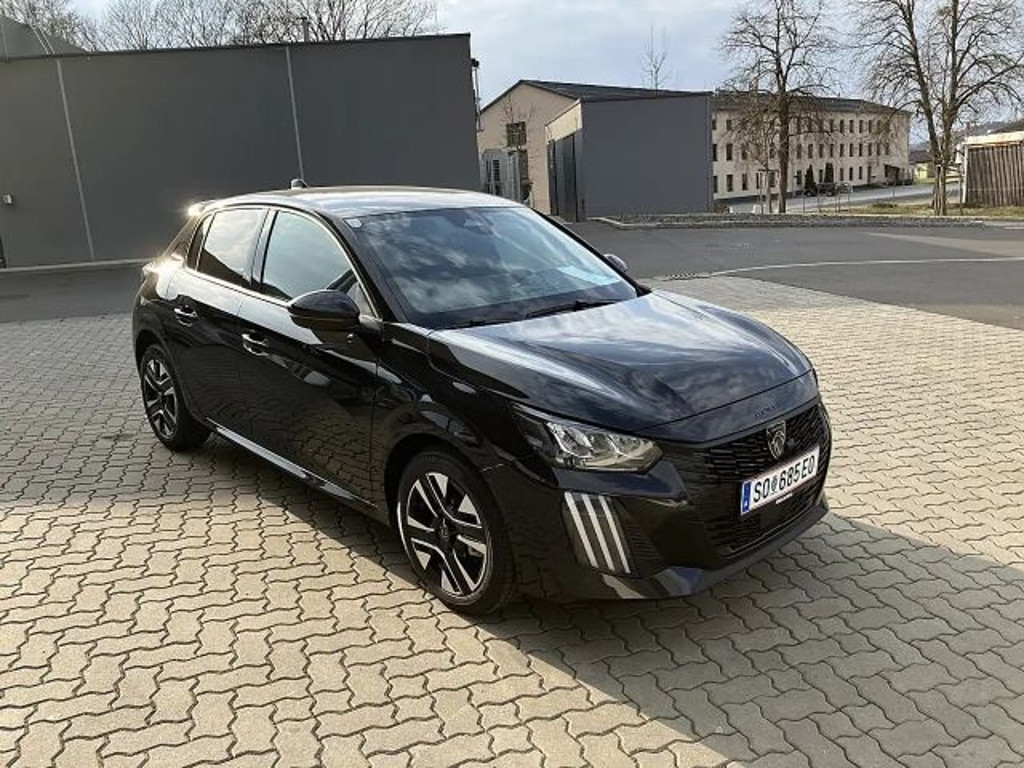 Peugeot e-208