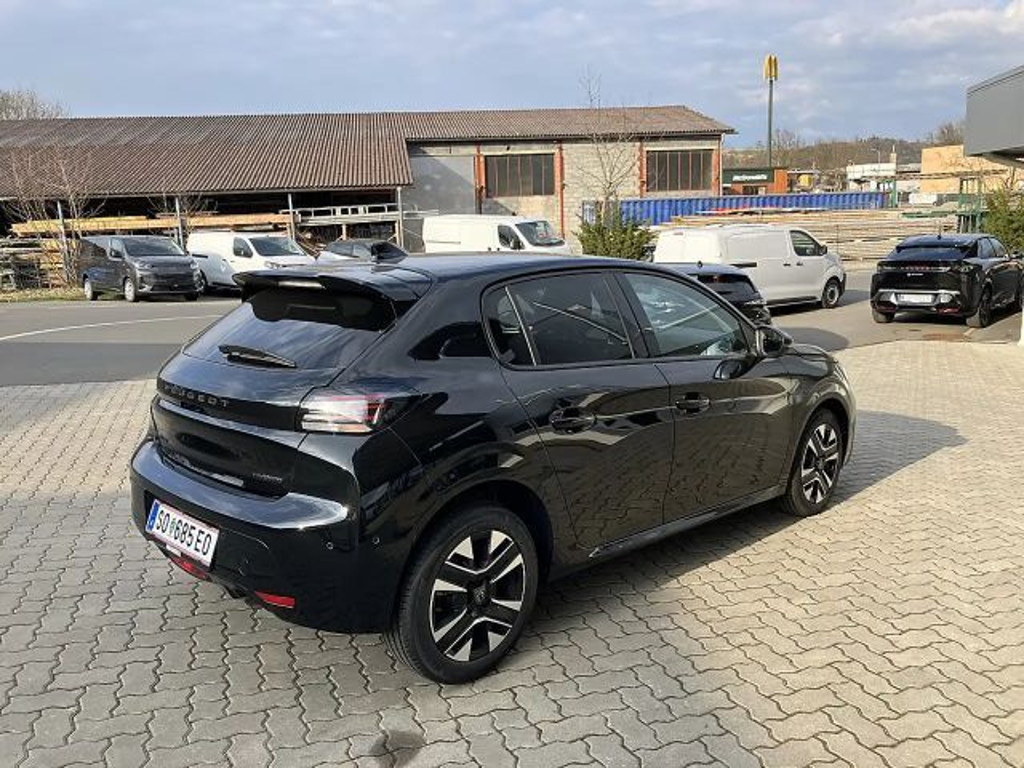 Peugeot e-208
