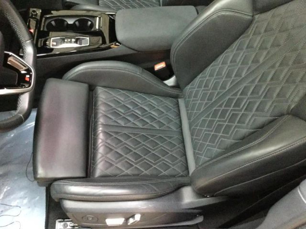 Audi SQ6 e-tron