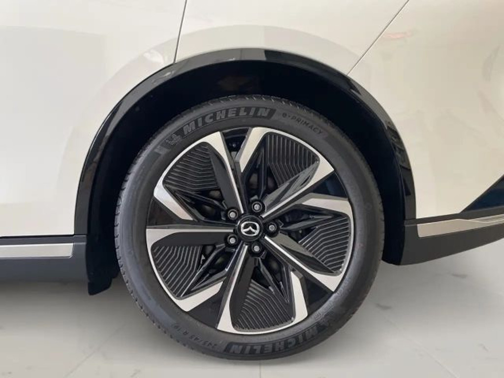 Mazda 6e