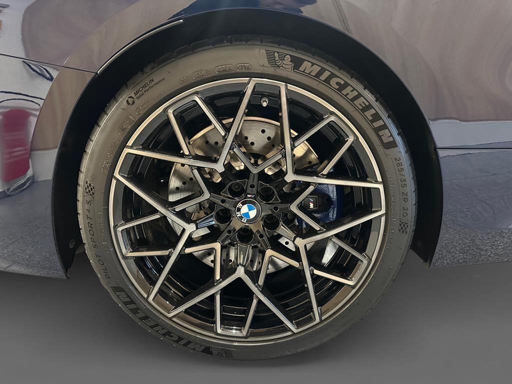 BMW M8