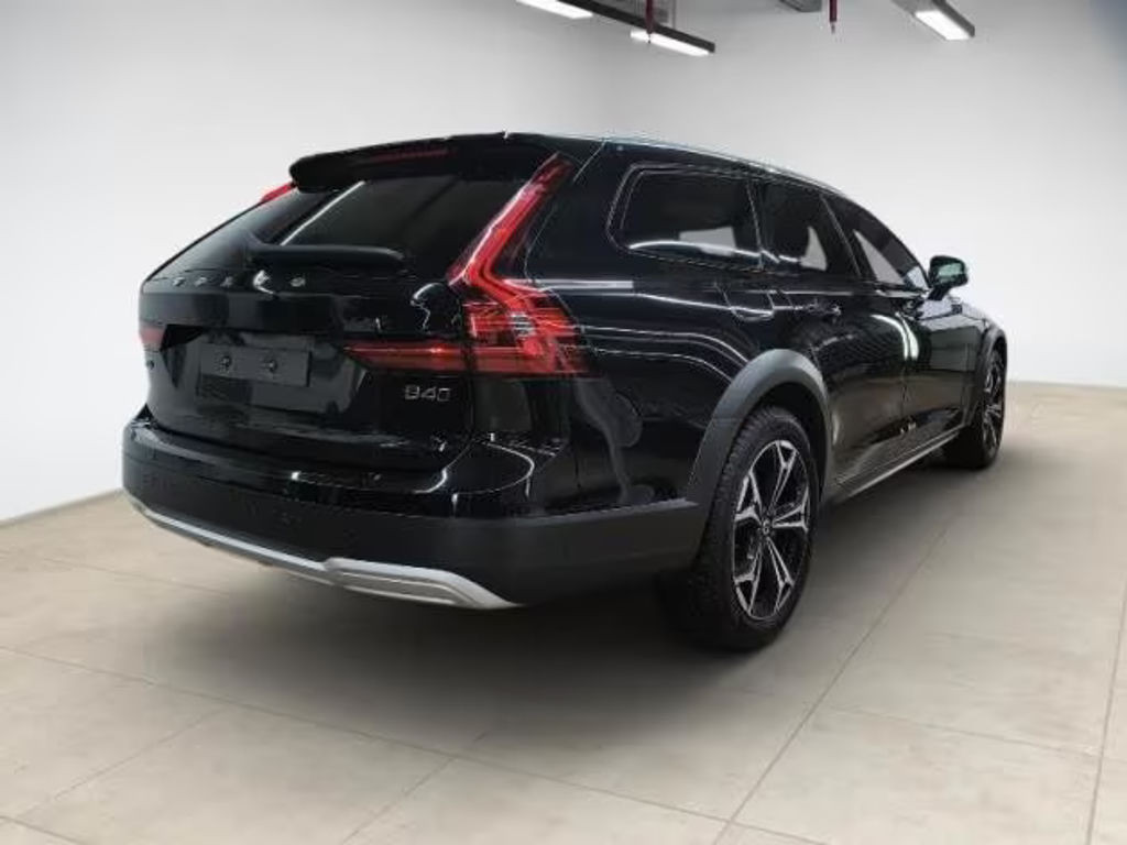 Volvo V90 Cross Country AWD Plus