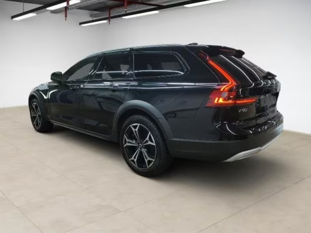 Volvo V90 Cross Country