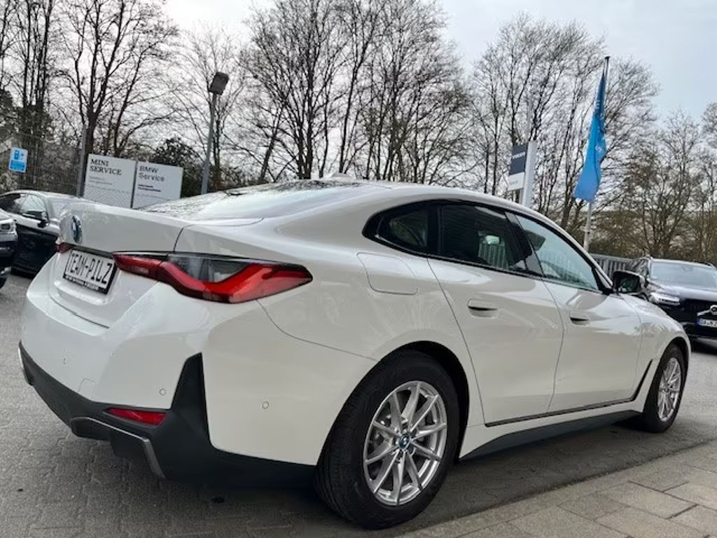 BMW i4