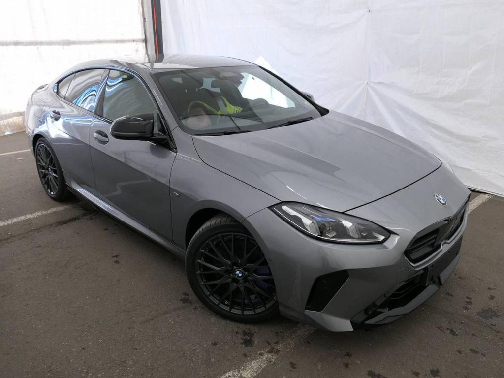 BMW M235