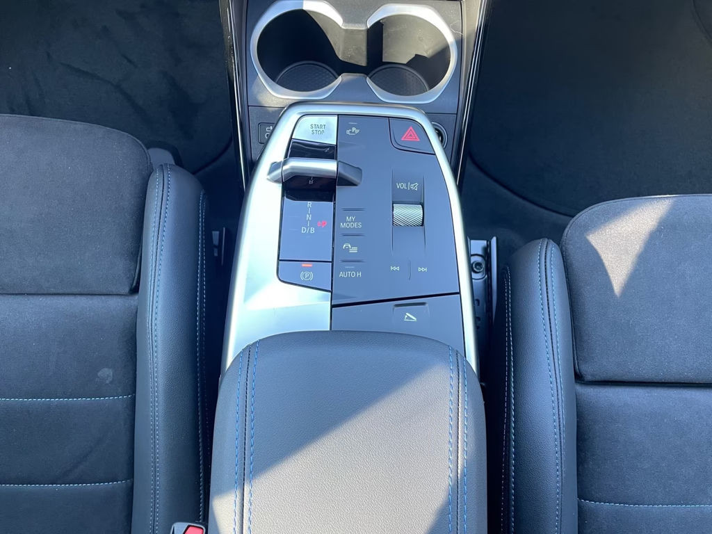BMW iX1