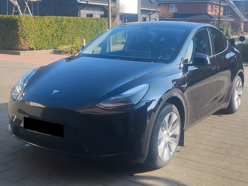 Tesla Model Y RWD