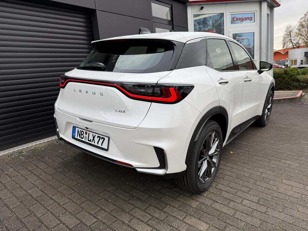 Lexus LBX