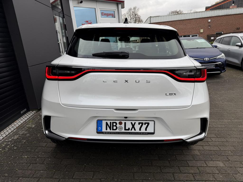 Lexus LBX