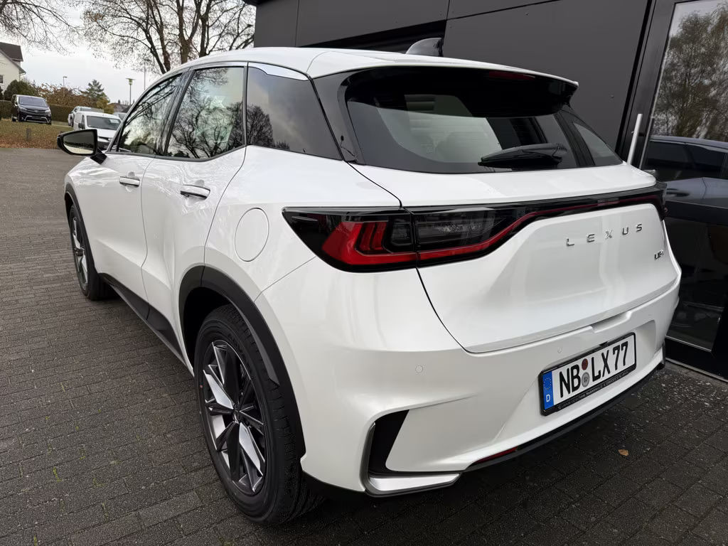 Lexus LBX