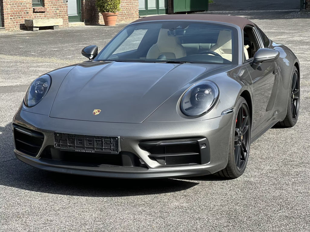 Porsche 992 GTS Targa Cabrio 4