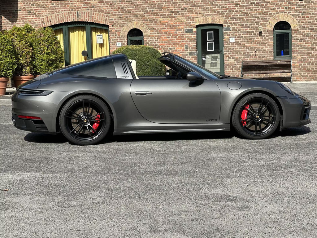 Porsche 992