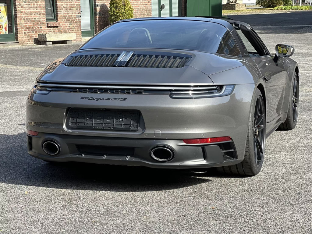 Porsche 992