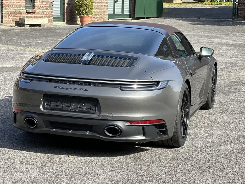 Porsche 992