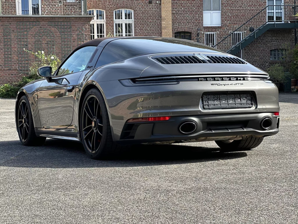 Porsche 992