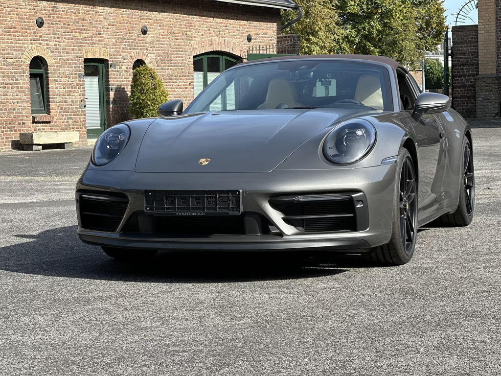 Porsche 992
