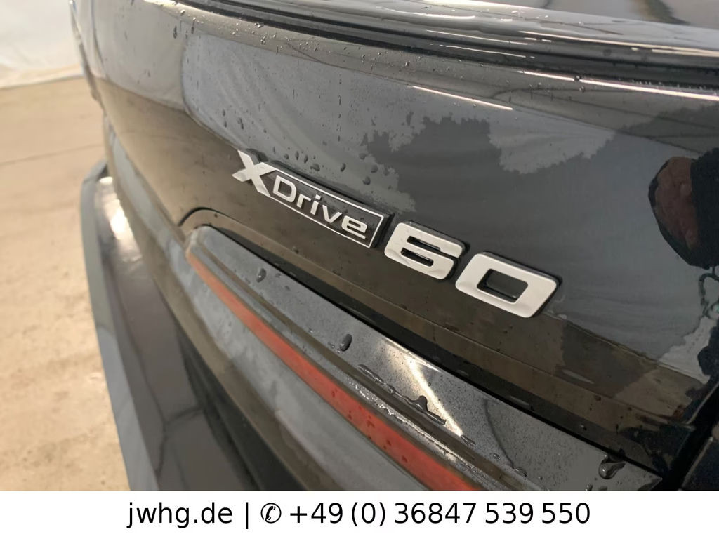 BMW i7