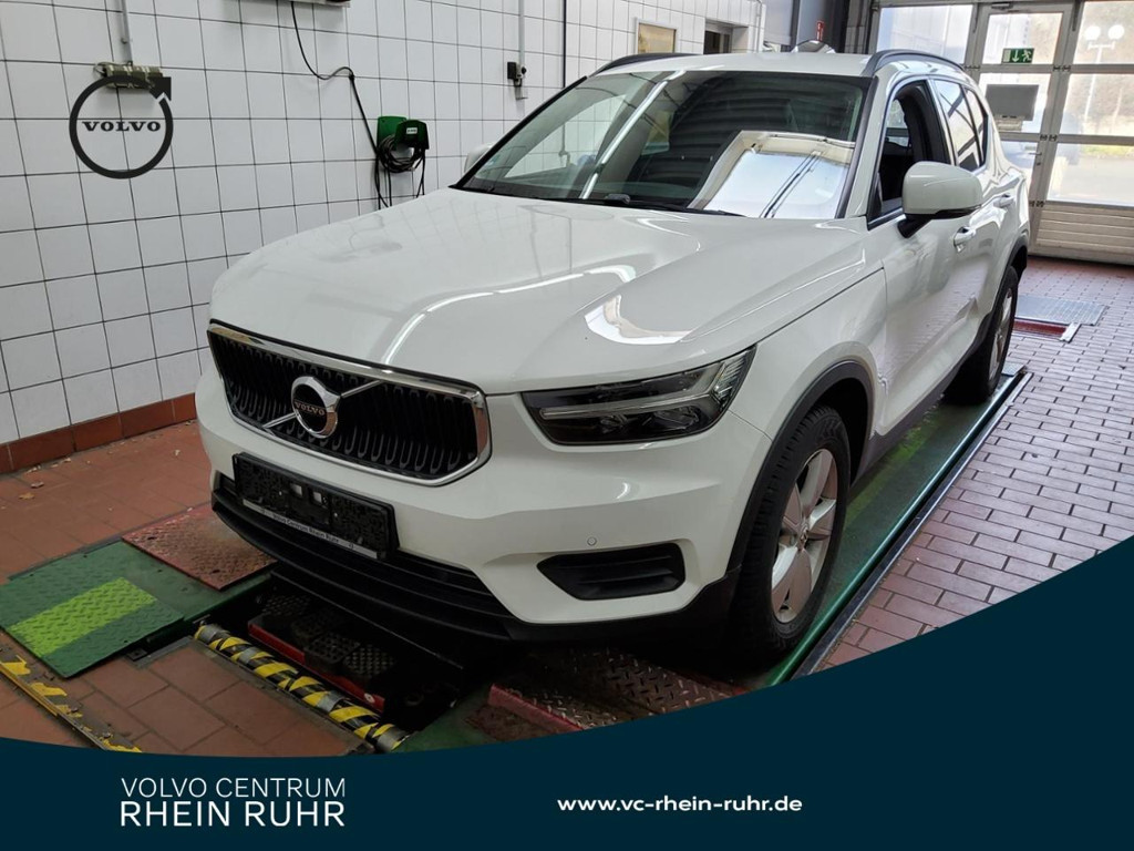 Volvo XC40 Momentum Core