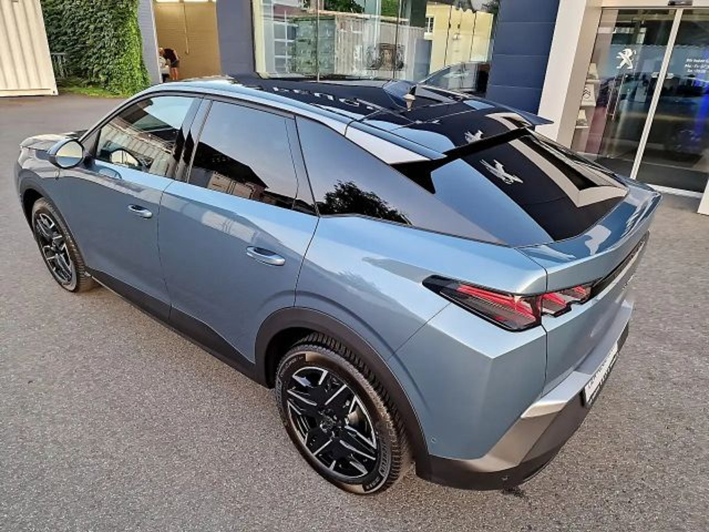 Peugeot E-3008