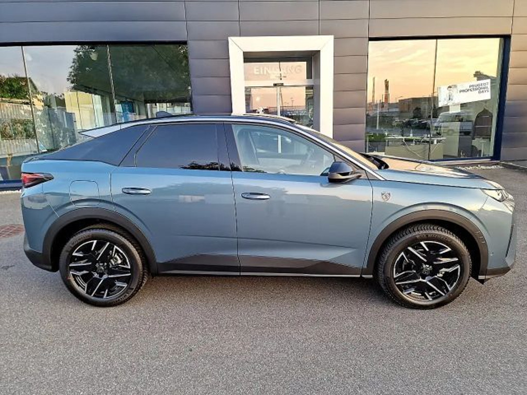 Peugeot E-3008