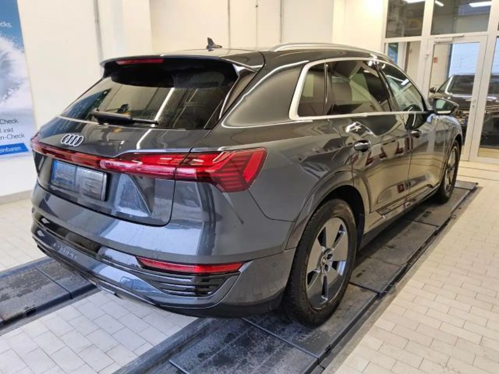 Audi Q8 e-tron Quattro 50
