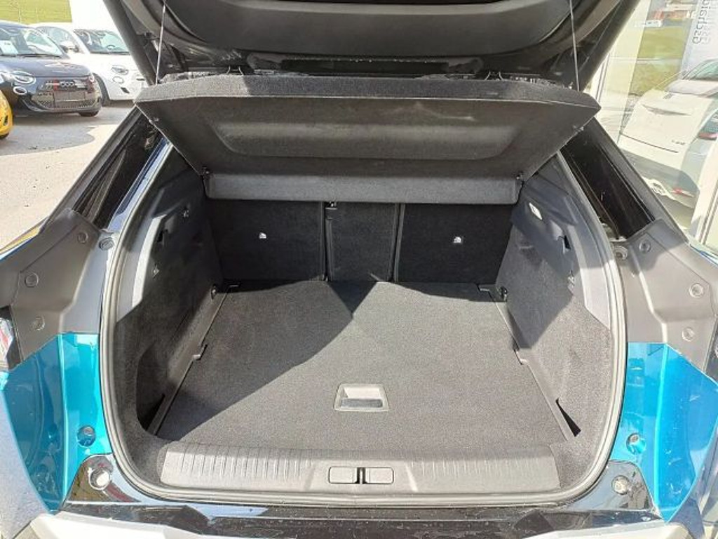 Peugeot E-3008