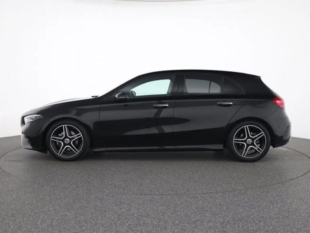 Mercedes-Benz A-Klasse A 180 AMG Line A 180 d