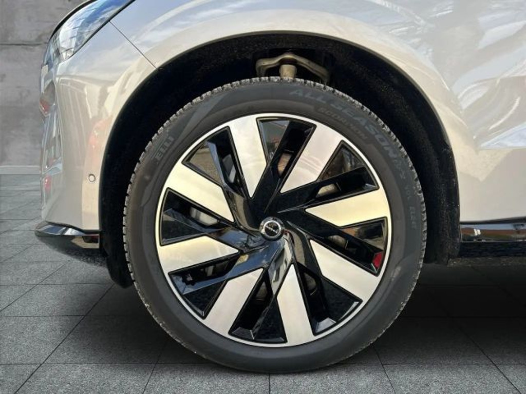 Volvo EX90