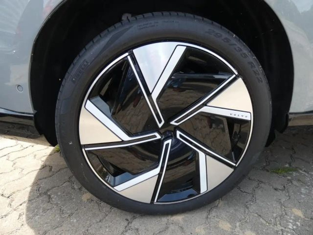 Volvo EX90