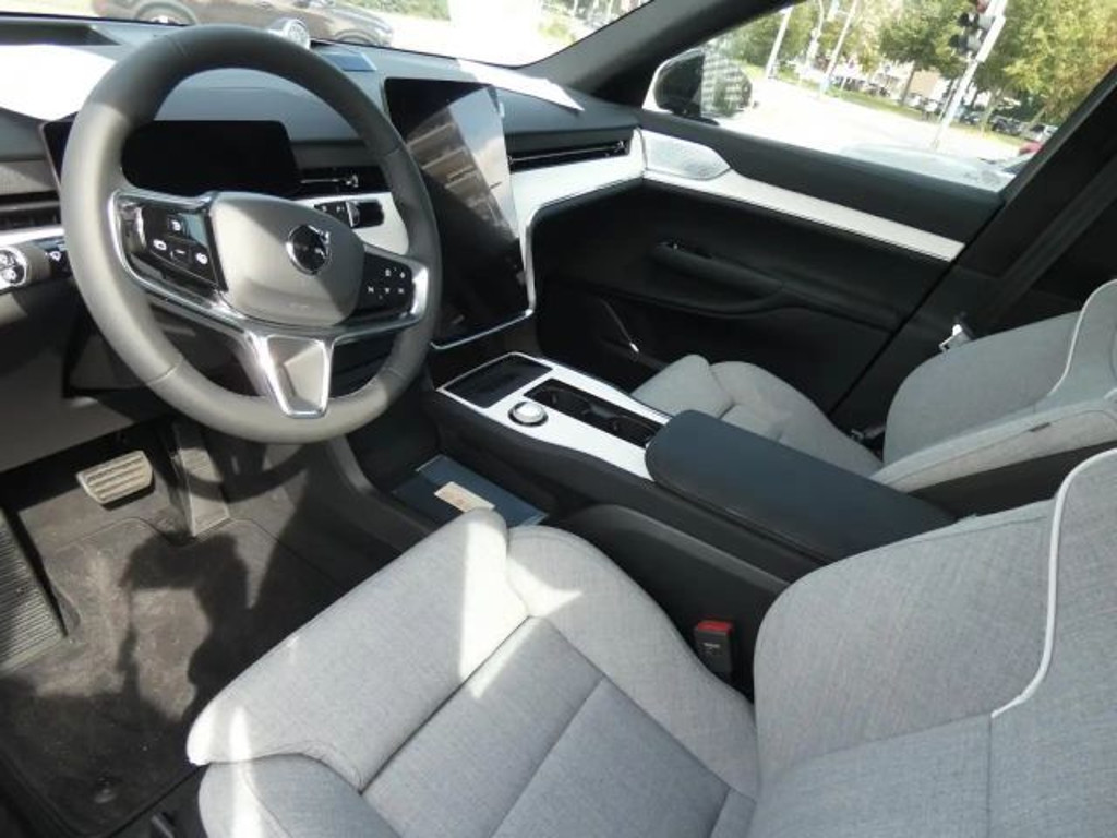 Volvo EX90