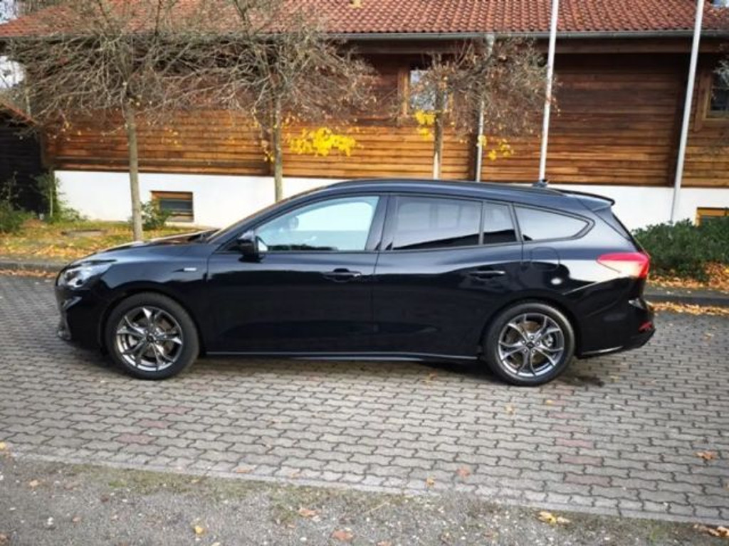 Ford Focus EcoBoost Wagon ST Line