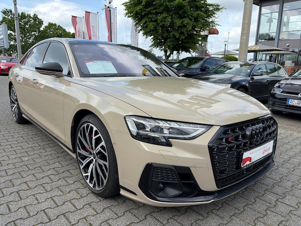 Audi S8