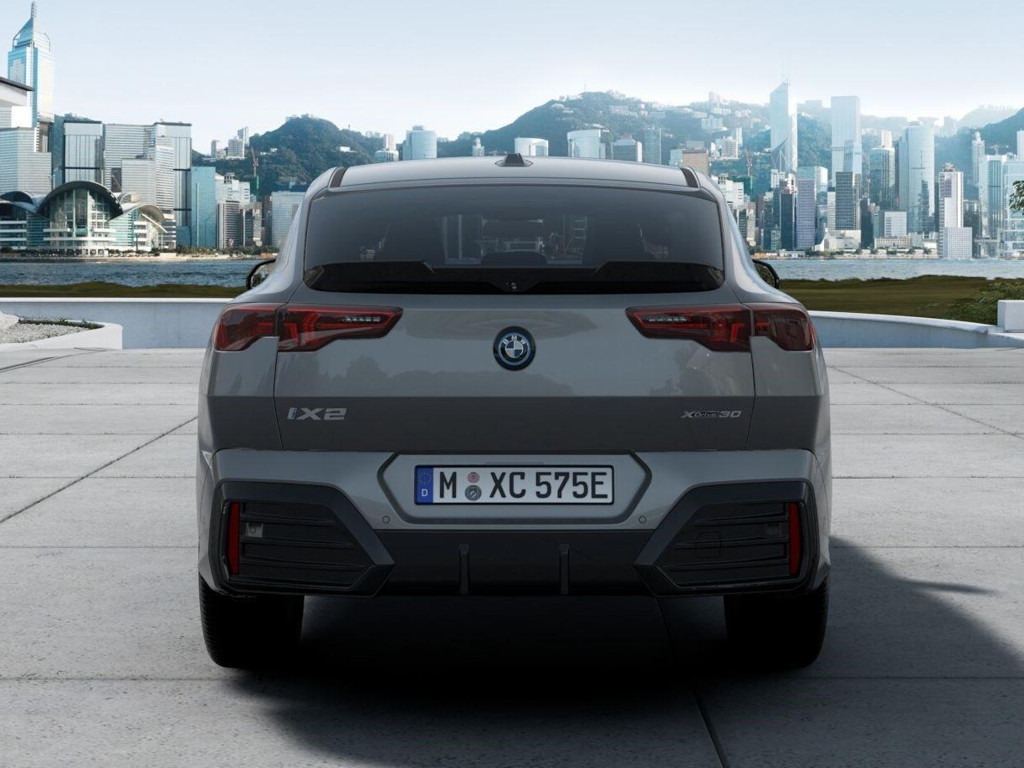 BMW iX2