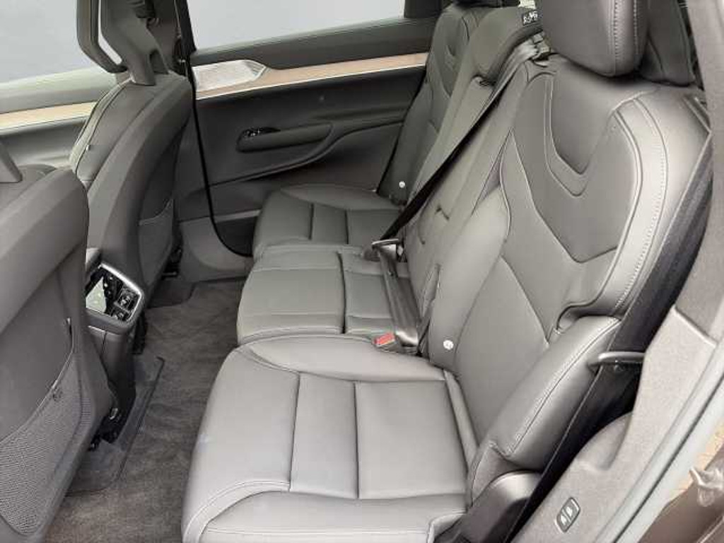 Volvo EX90